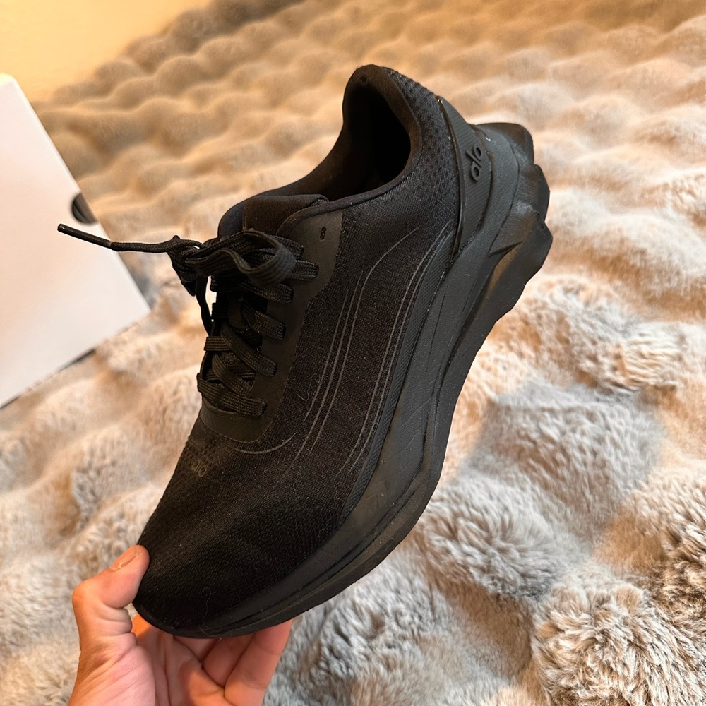 Alo Runner Shoes Size 8
